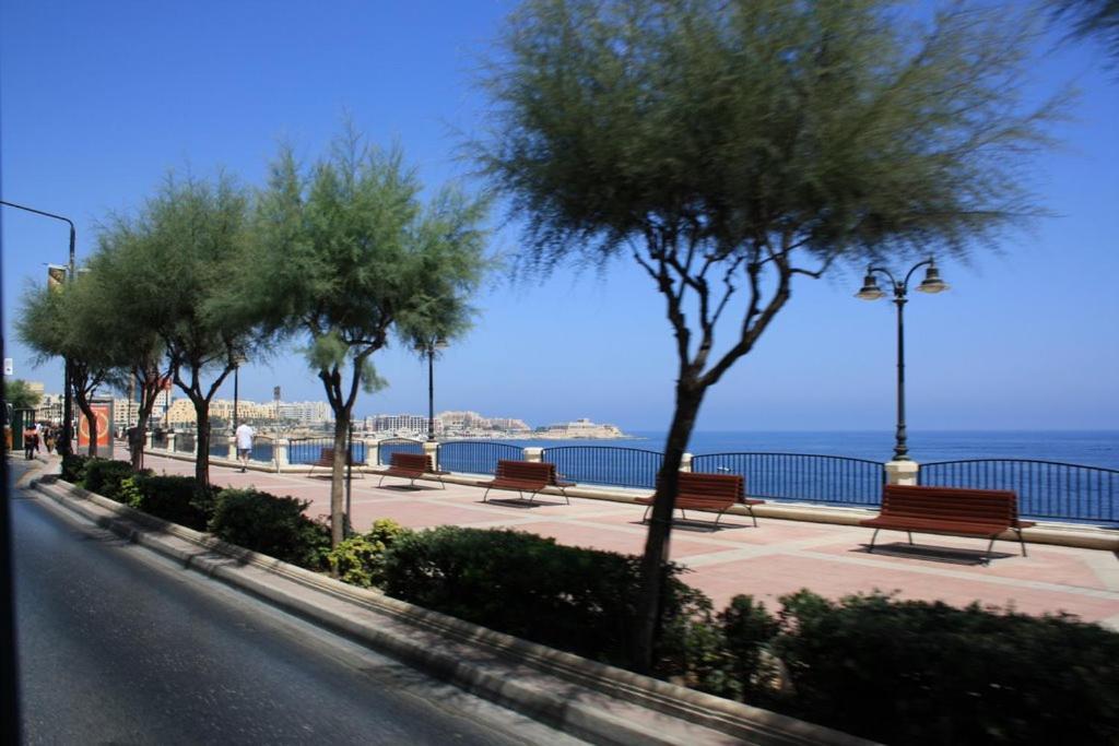 Spectacular Apartment Valletta And Harbour Views Sliema Exterior photo
